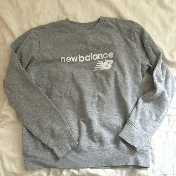 Women’s New Balance Crewneck Sweater - L - Like new - Picture 1 of 4